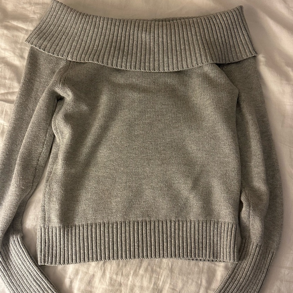 Aritzia Topaz Sweater grey